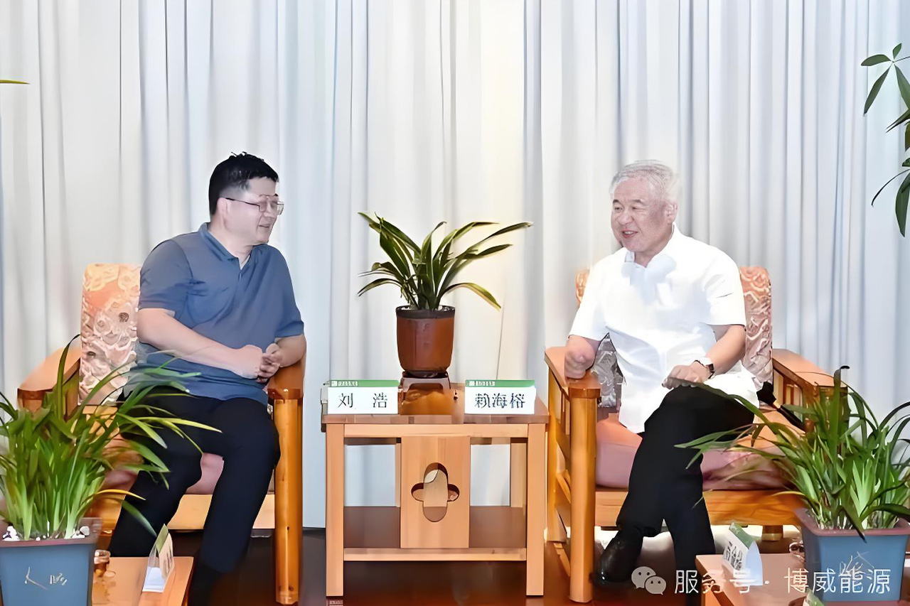 博威能源董事长刘浩一行回母校参加2025年毕业典礼暨学位授予仪式